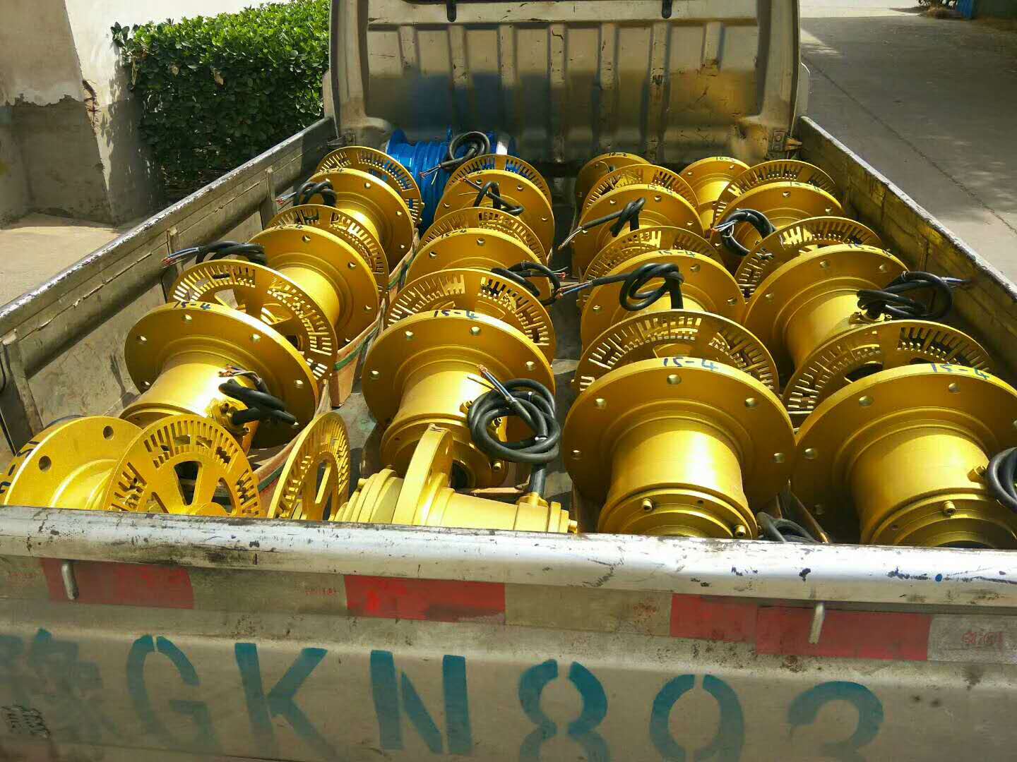 科耐振動電機發(fā)貨現(xiàn)場，持續(xù)發(fā)貨中，質(zhì)量保證